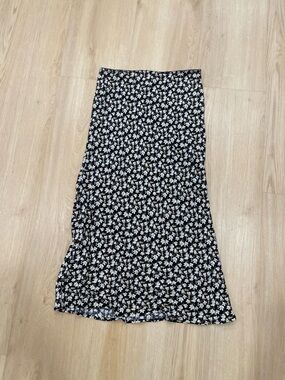 Vintage Y2K Mahina black + white floral midi skirt Size M